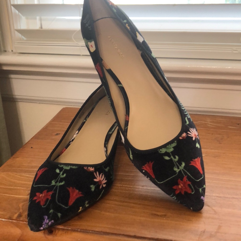 Ann Taylor Black Floral Heels